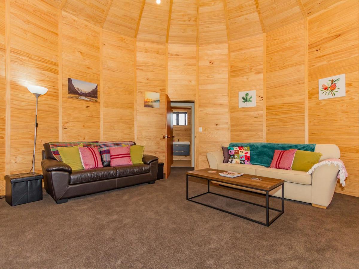 The Snowglobe - Ohakune Modern Yurt Style Chalet מראה חיצוני תמונה